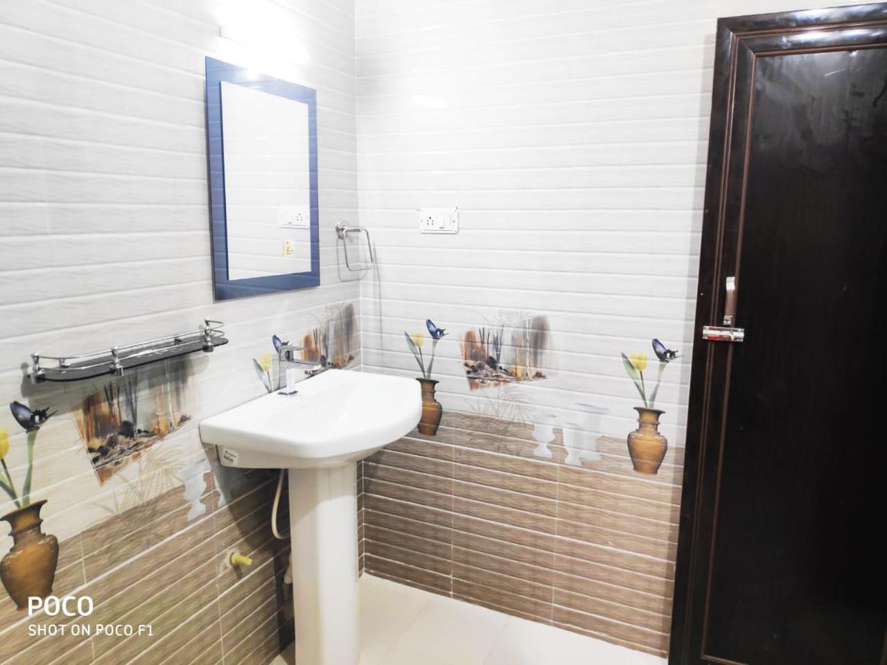 Casa Residency Hotel Бхубанешвар Екстериор снимка